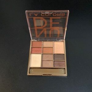 L.A COLORS eyeshadow palette
